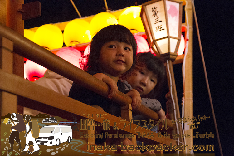 能登・穴水町岩車のキリコ祭り - 娘・結生（ゆい）の二度目のキリコ祭り。キリコに乗るのは初めてだ。