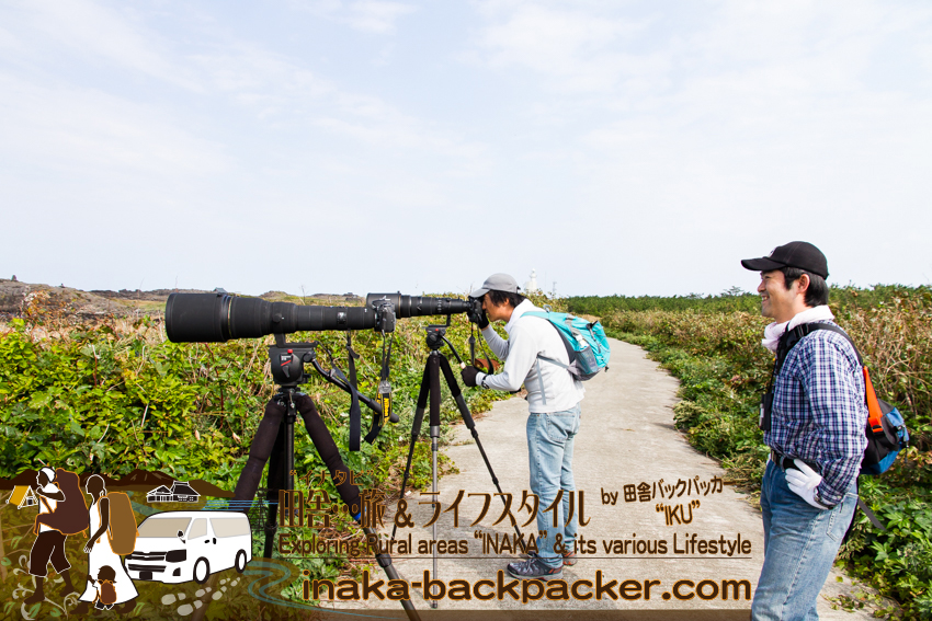 石川県舳倉島（へぐらじま） で出会ったカメラマン兄弟。その望遠レンズの額は100万円以上！すごいなぁ！1 million yen lens camera man brothers at Hegura Jima island.