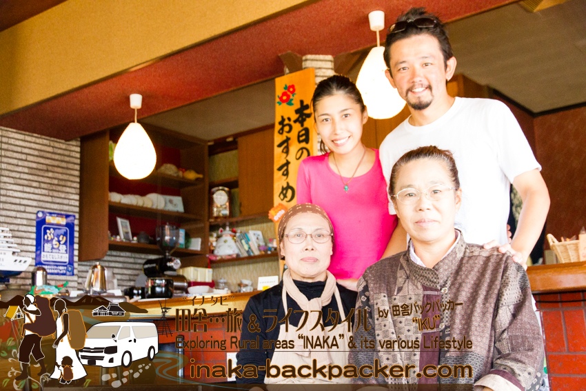 石川県 奥能登一周中 - 「つばき茶屋」で出会った（手前左から）“みっちゃん”、海女の番匠さつきさん。With 