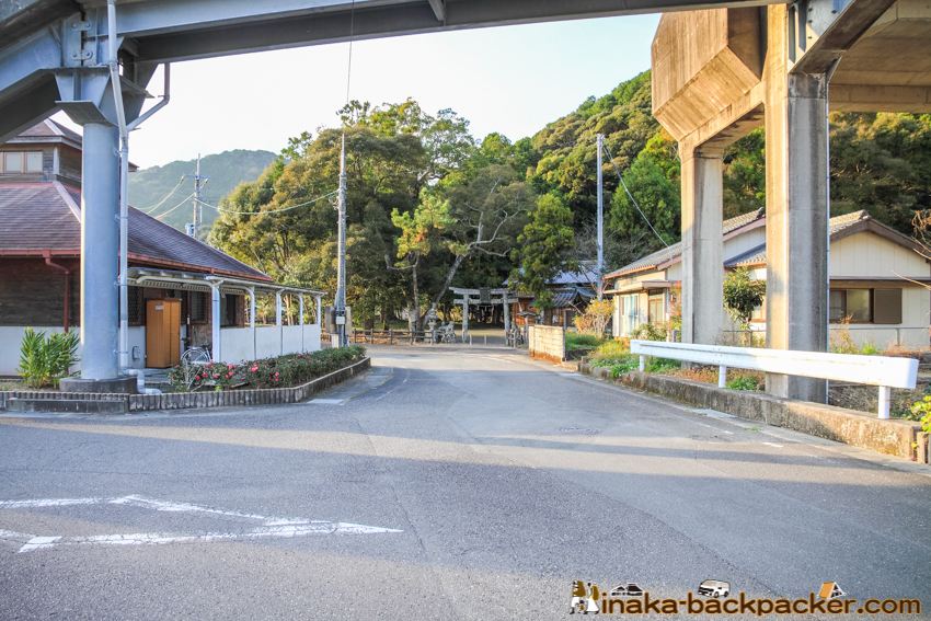 高知県 甲浦駅, 木造の建物, 自転車
